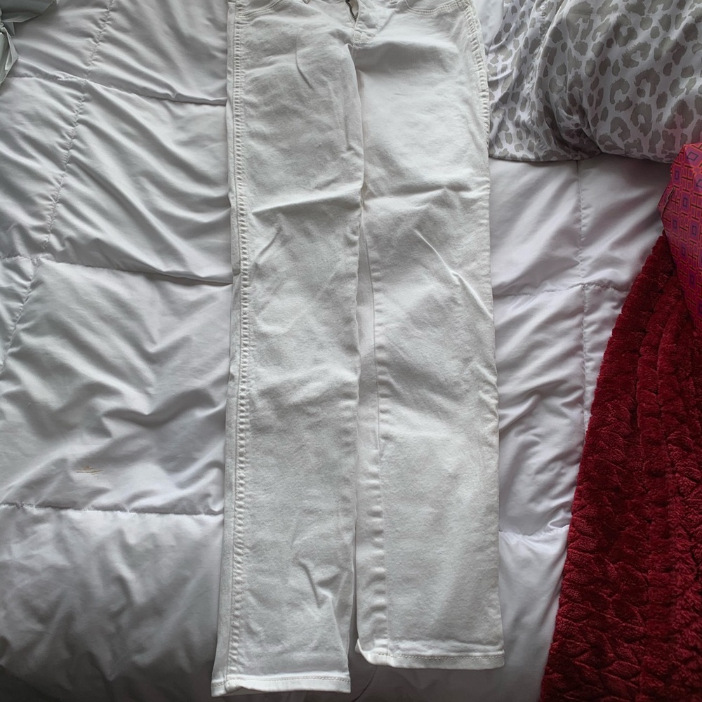 White skinny jean